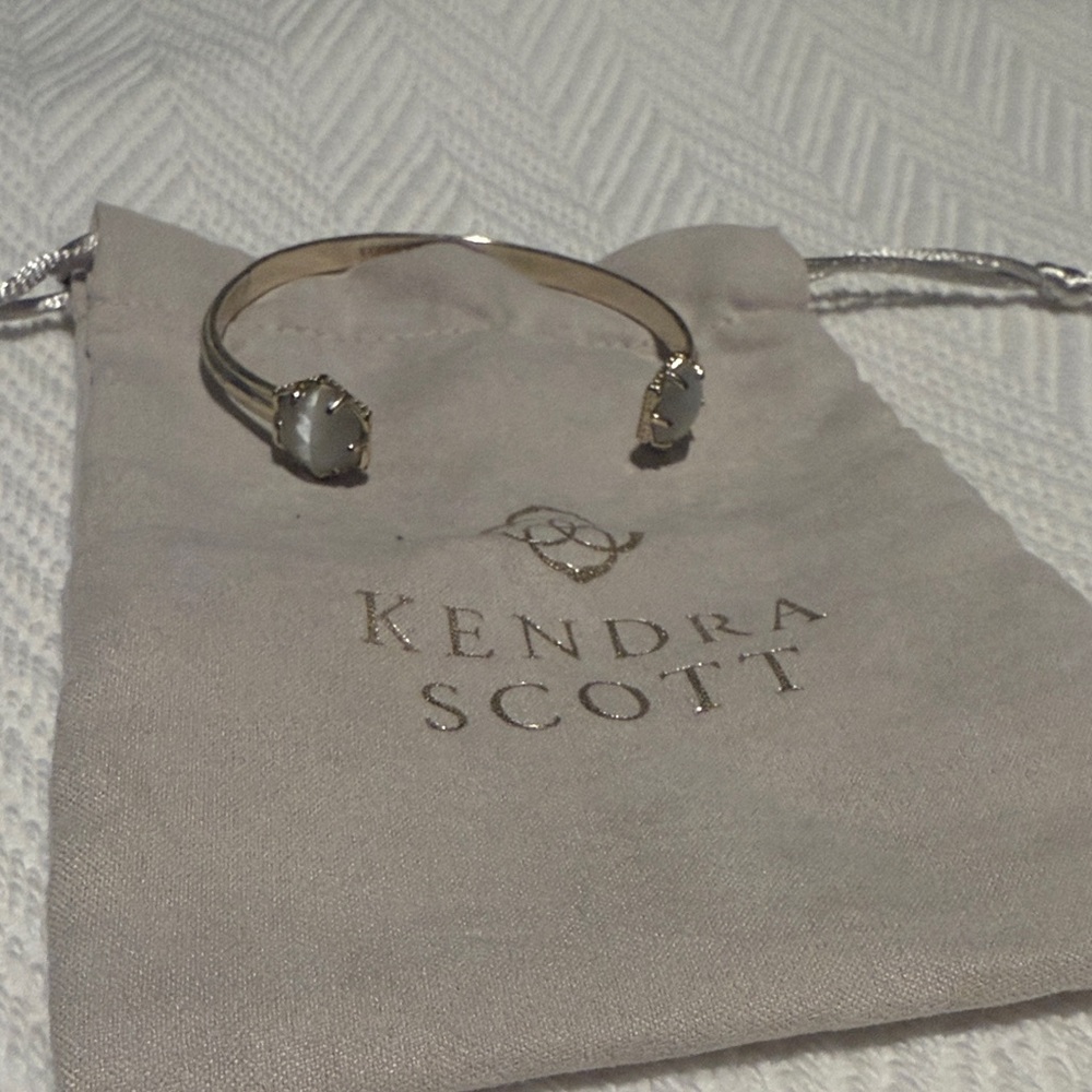 Kendra Scott Gold Bracelet with White Stones